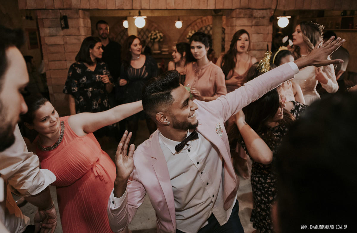  casal apaixonado, natureza, love, amor, Jonathan Januario, foto, fotografia, Araras, leme, limeira,campinas, São Paulo, Rio claro, folk, lifeStyle, montanha, bella capri , casamento de dia, noiva, vestido de noiva, vestida pra casar, lápis de noiva