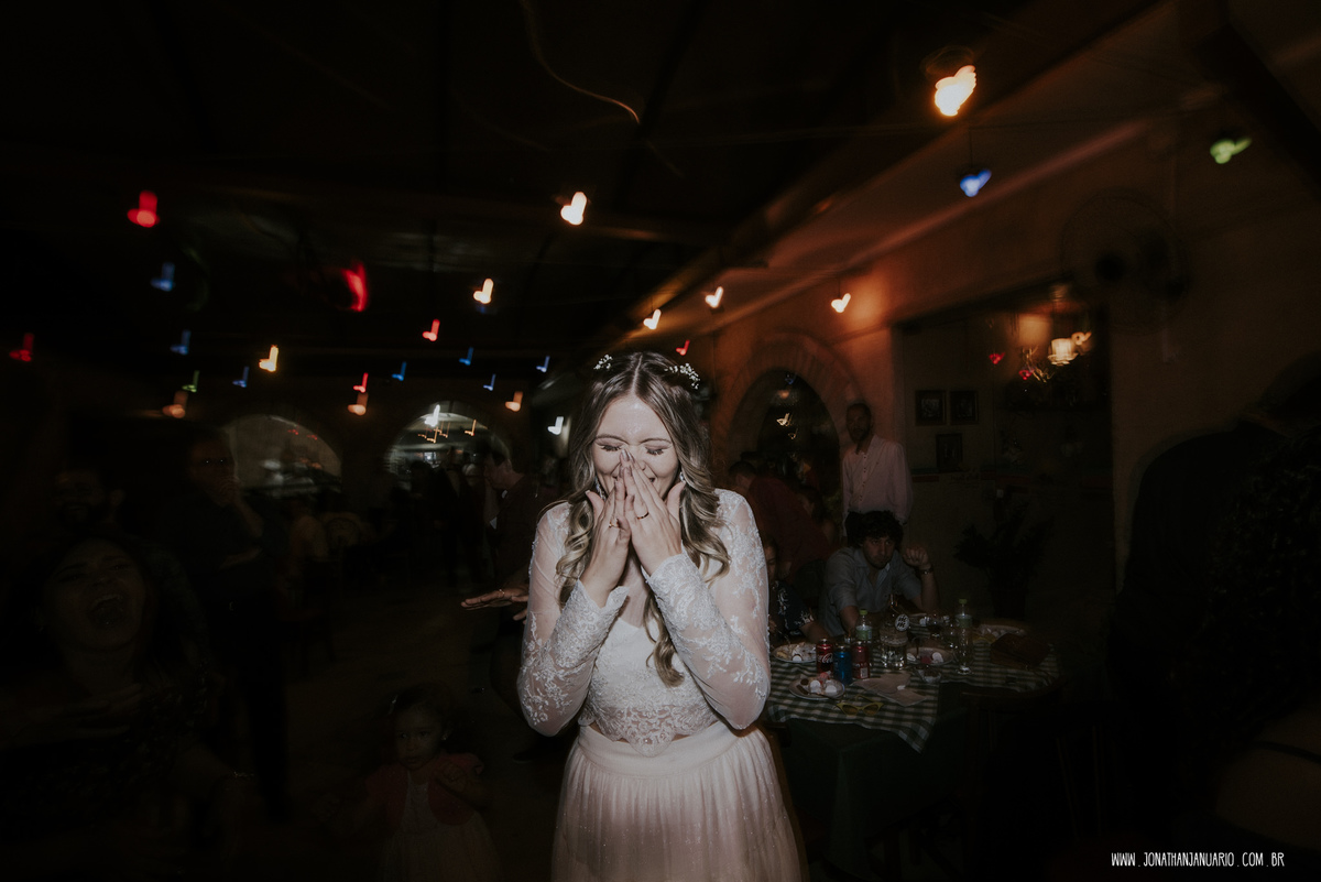  casal apaixonado, natureza, love, amor, Jonathan Januario, foto, fotografia, Araras, leme, limeira,campinas, São Paulo, Rio claro, folk, lifeStyle, montanha, bella capri , casamento de dia, noiva, vestido de noiva, vestida pra casar, lápis de noiva