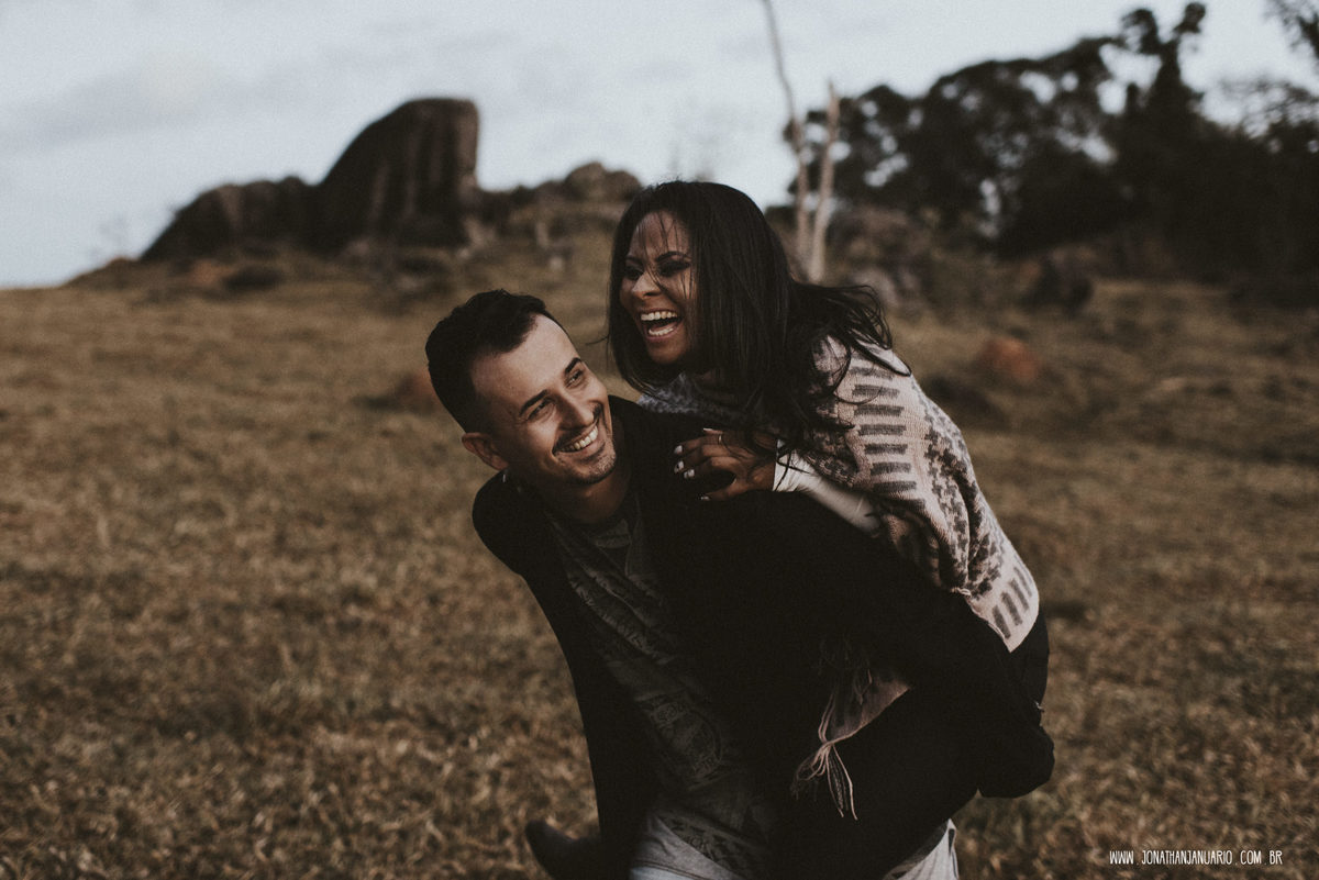 Ensaio em Rio Claro-SP, casal apaixonado, natureza - love, amor, casal, Jonathan Januario, foto, fotografia, Araras, leme, limeira,campinas, São Paulo, folk, lifeStyle, Vsco, montanha, foto na fazenda, morro Cruzeiro do facao Itapira, foto em montanha