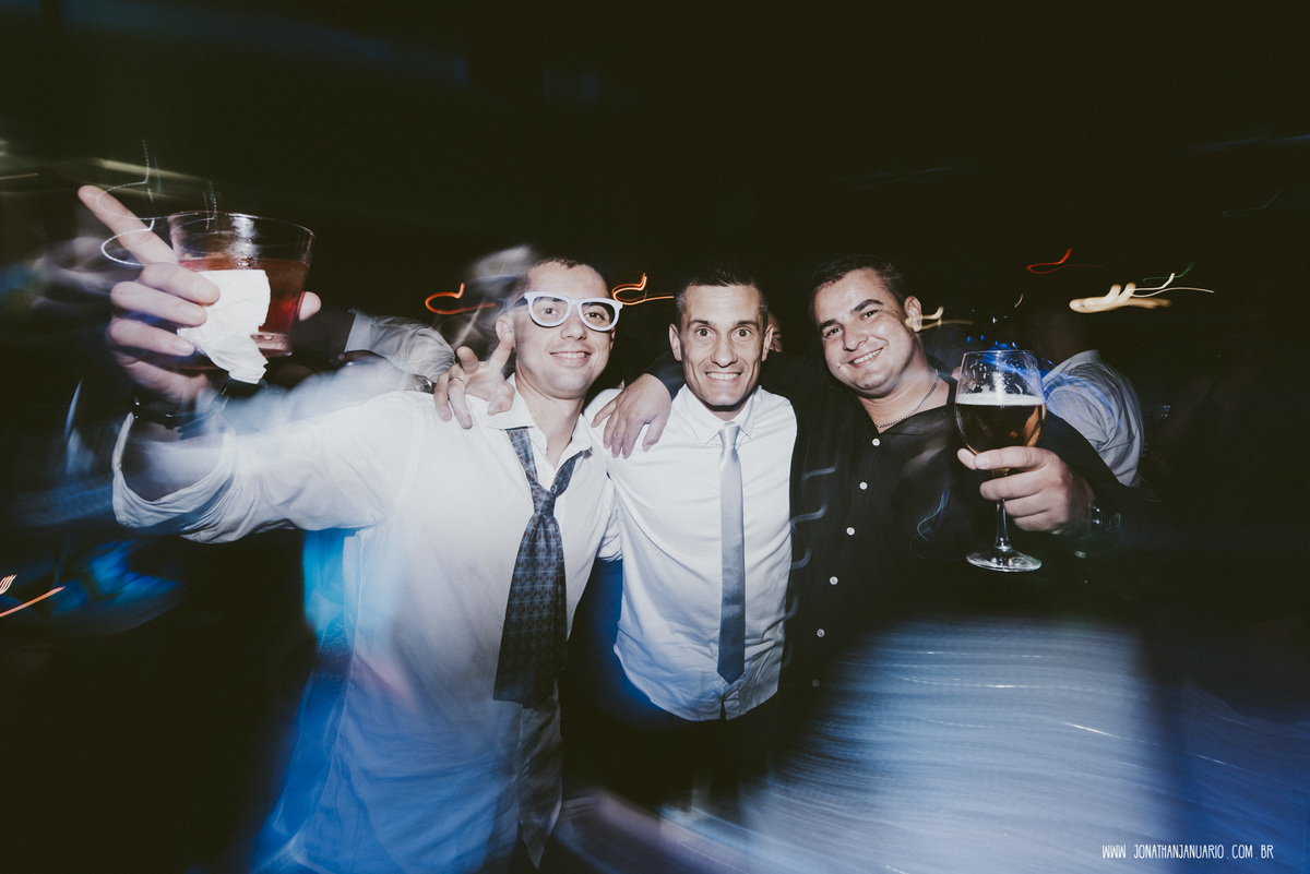 casal apaixonado, love, amor, Jonathan Januario, foto, fotografia, Araras, leme, limeira,campinas, São Paulo, Rio claro, lifeStyle, foto na fazenda, casamento de noite, noiva, vestido de noiva, vestida pra casar, lápis de noiva, casamento chique, igreja