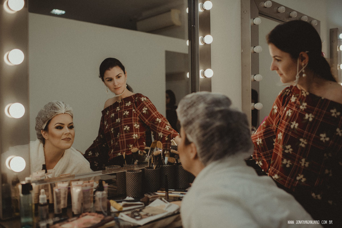 casal apaixonado, love, amor, Jonathan Januario, foto, fotografia, Araras, leme, limeira,campinas, São Paulo, Rio claro, lifeStyle, foto na fazenda, casamento de noite, noiva, vestido de noiva, vestida pra casar, lápis de noiva, casamento chique, igreja