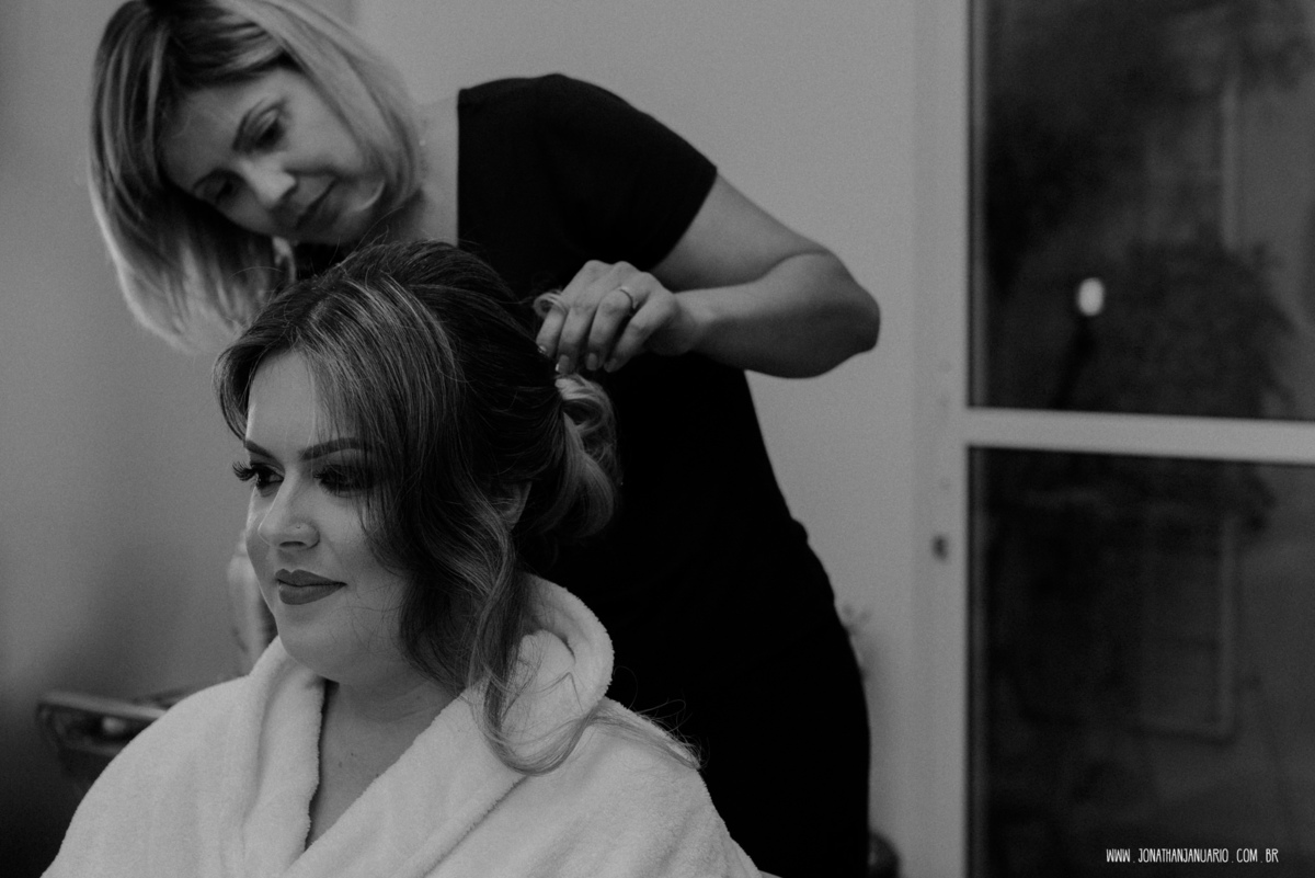 casal apaixonado, love, amor, Jonathan Januario, foto, fotografia, Araras, leme, limeira,campinas, São Paulo, Rio claro, lifeStyle, foto na fazenda, casamento de noite, noiva, vestido de noiva, vestida pra casar, lápis de noiva, casamento chique, igreja