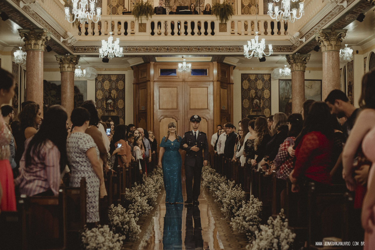 casal apaixonado, love, amor, Jonathan Januario, foto, fotografia, Araras, leme, limeira,campinas, São Paulo, Rio claro, lifeStyle, foto na fazenda, casamento de noite, noiva, vestido de noiva, vestida pra casar, lápis de noiva, casamento chique, igreja
