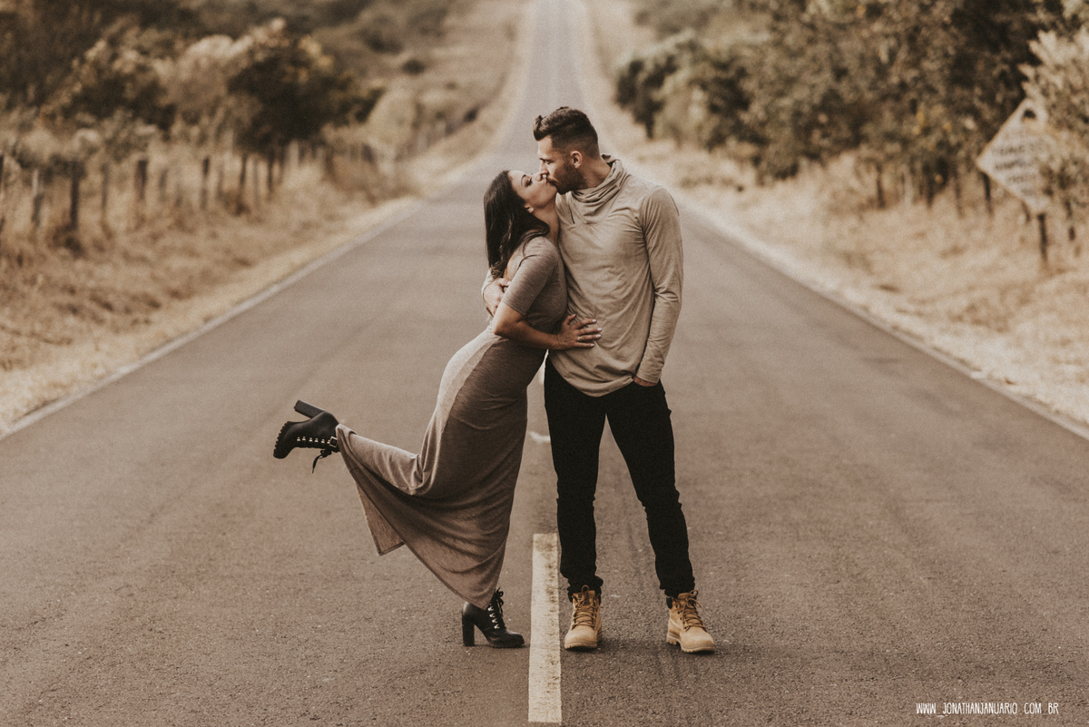 Ensaio em Itirapina, casal apaixonado, natureza, love, amor, casal, Jonathan Januario, foto, fotografia, Araras, Sao Pedro, Analândia, campinas, São Paulo, folk, lifeStyle, Vsco, montanha, foto na fazenda, fandinho futebol, pico do facao, foto em montanha