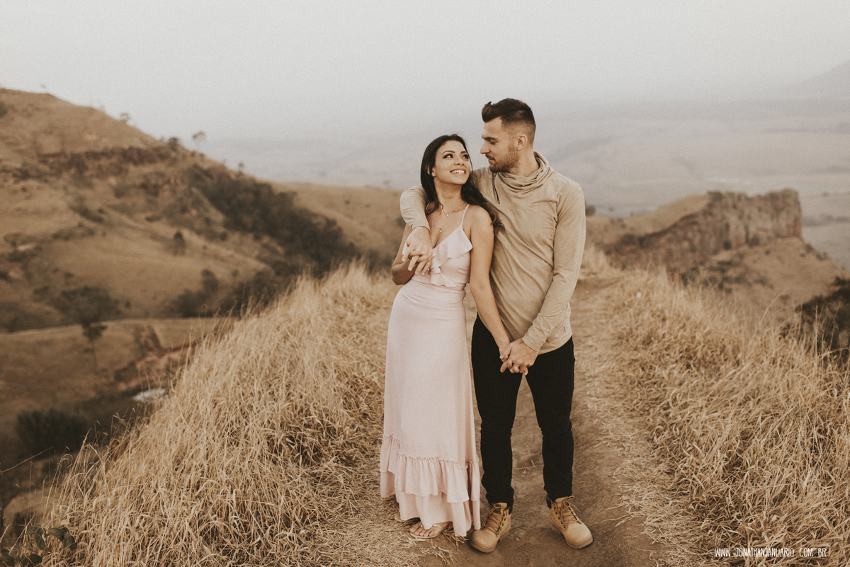 Ensaio em Itirapina, casal apaixonado, natureza, love, amor, casal, Jonathan Januario, foto, fotografia, Araras, Sao Pedro, Analândia, campinas, São Paulo, folk, lifeStyle, Vsco, montanha, foto na fazenda, fandinho futebol, pico do facao, foto em montanha
