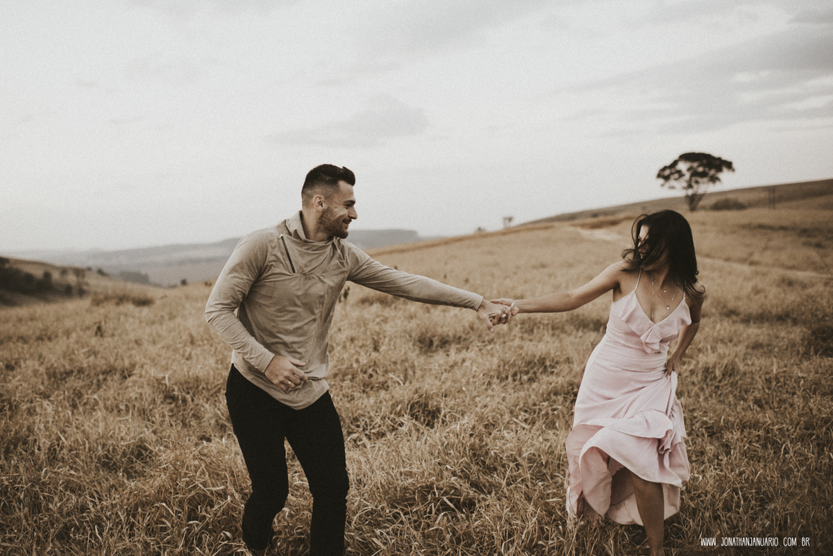 Ensaio em Itirapina, casal apaixonado, natureza, love, amor, casal, Jonathan Januario, foto, fotografia, Araras, Sao Pedro, Analândia, campinas, São Paulo, folk, lifeStyle, Vsco, montanha, foto na fazenda, fandinho futebol, pico do facao, foto em montanha