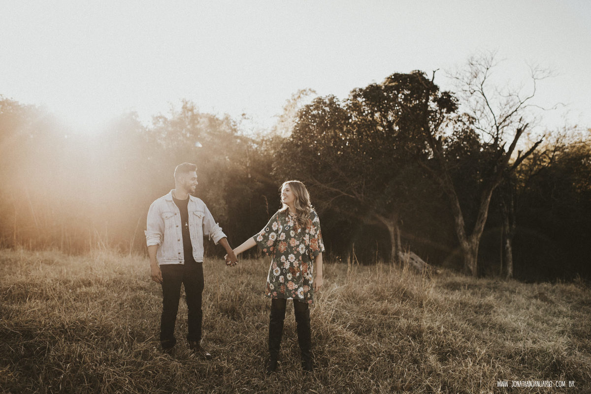 Ensaio em Rio Claro-SP, casal apaixonado, natureza - love, amor, casal, Jonathan Januario, foto, fotografia, Araras, leme, limeira,campinas, São Paulo, folk, lifeStyle, Vsco, montanha, foto fazenda, foto na praia, itapira, foto em montanha, lapis de noiva