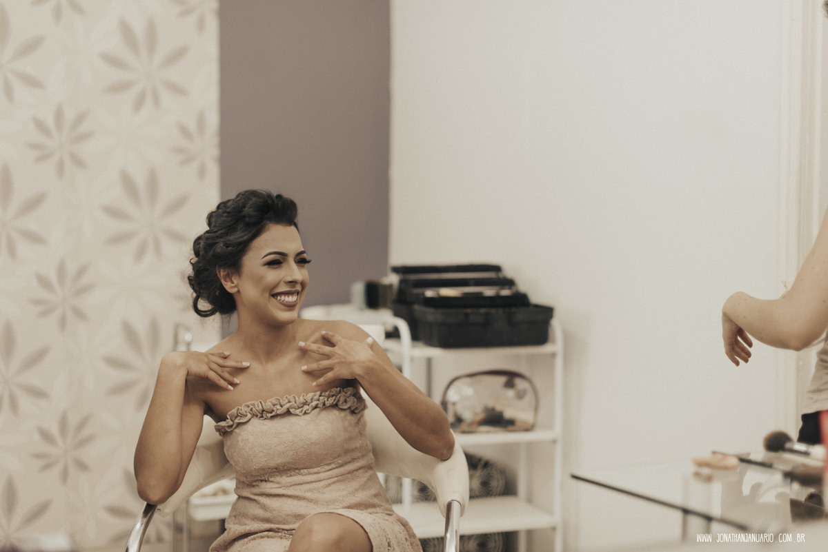  casal apaixonado, natureza, love, amor, Jonathan Januario, foto, fotografia, Araras, leme, limeira,campinas, São Paulo, Rio claro, folk, lifeStyle, montanha, foto na fazenda, casamento de dia, noiva, vestido de noiva, vestida pra casar, lápis de noiva