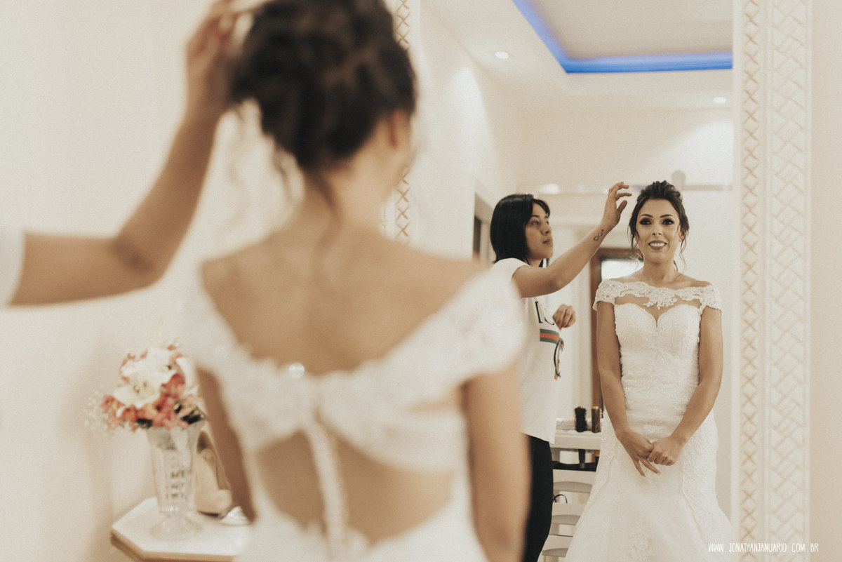  casal apaixonado, natureza, love, amor, Jonathan Januario, foto, fotografia, Araras, leme, limeira,campinas, São Paulo, Rio claro, folk, lifeStyle, montanha, foto na fazenda, casamento de dia, noiva, vestido de noiva, vestida pra casar, lápis de noiva