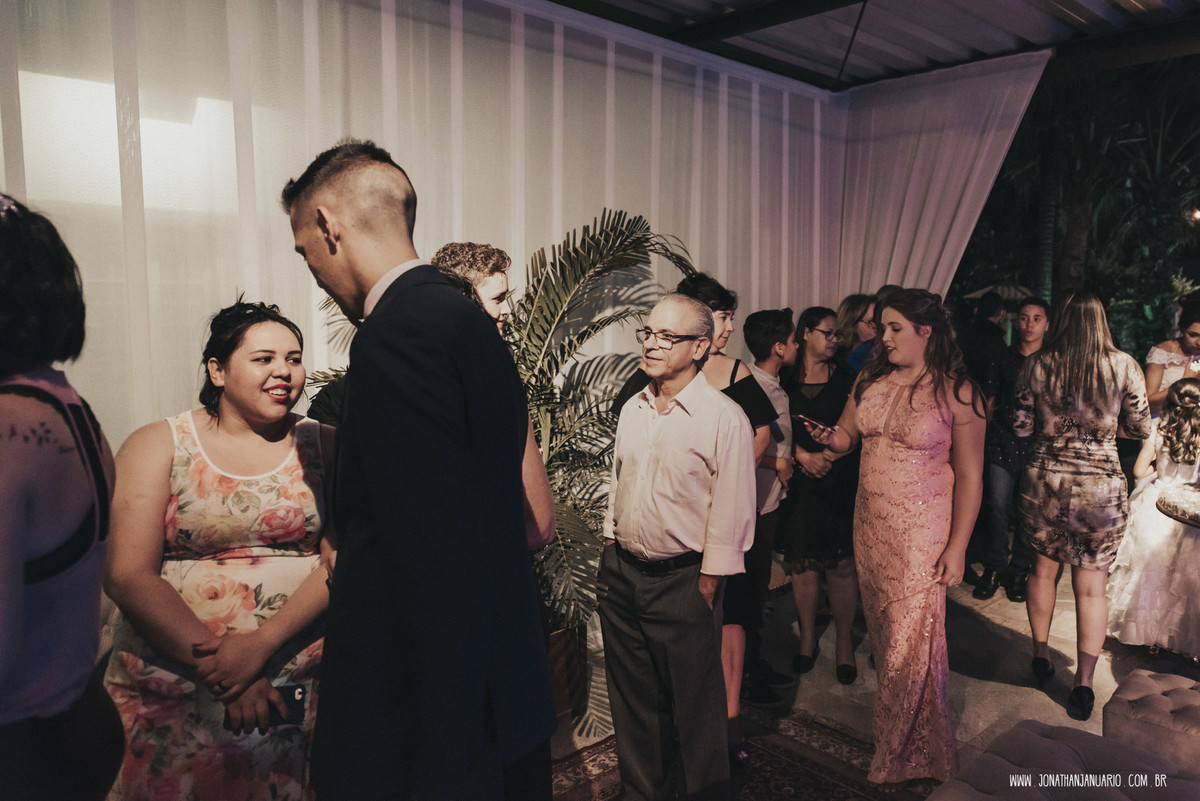  casal apaixonado, natureza, love, amor, Jonathan Januario, foto, fotografia, Araras, leme, limeira,campinas, São Paulo, Rio claro, folk, lifeStyle, montanha, foto na fazenda, casamento de dia, noiva, vestido de noiva, vestida pra casar, lápis de noiva