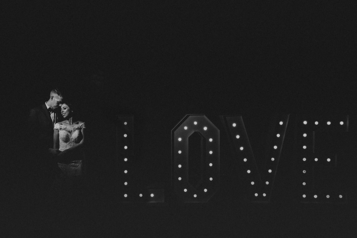  casal apaixonado, natureza, love, amor, Jonathan Januario, foto, fotografia, Araras, leme, limeira,campinas, São Paulo, Rio claro, folk, lifeStyle, montanha, foto na fazenda, casamento de dia, noiva, vestido de noiva, vestida pra casar, lápis de noiva