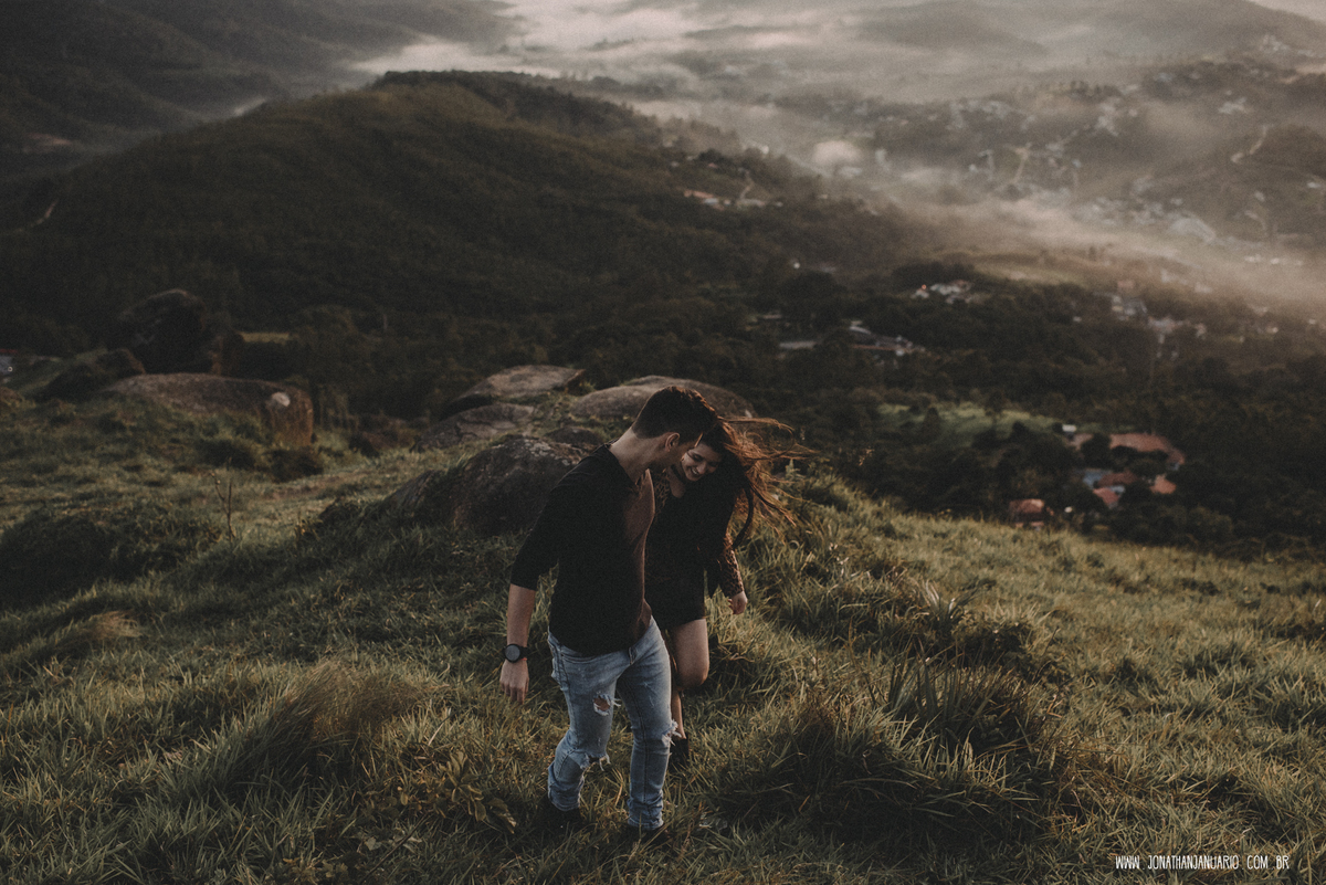 Ensaio em Rio Claro-SP, casal apaixonado, natureza - love, amor, casal, Jonathan Januario, foto, fotografia, Araras, leme, limeira,campinas, São Paulo, folk, lifeStyle, Vsco, montanha, foto na fazenda, pico olho d’agua, Mariporã, foto em montanha