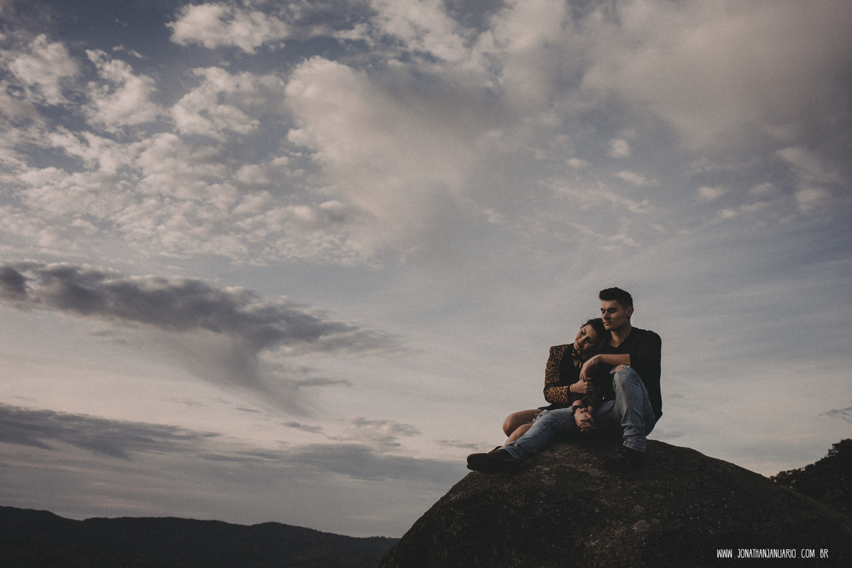 Ensaio em Rio Claro-SP, casal apaixonado, natureza - love, amor, casal, Jonathan Januario, foto, fotografia, Araras, leme, limeira,campinas, São Paulo, folk, lifeStyle, Vsco, montanha, foto na fazenda, pico olho d’agua, Mariporã, foto em montanha