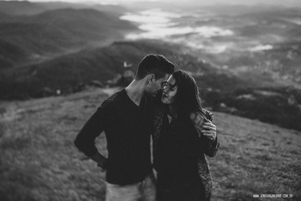 Ensaio em Rio Claro-SP, casal apaixonado, natureza - love, amor, casal, Jonathan Januario, foto, fotografia, Araras, leme, limeira,campinas, São Paulo, folk, lifeStyle, Vsco, montanha, foto na fazenda, pico olho d’agua, Mariporã, foto em montanha