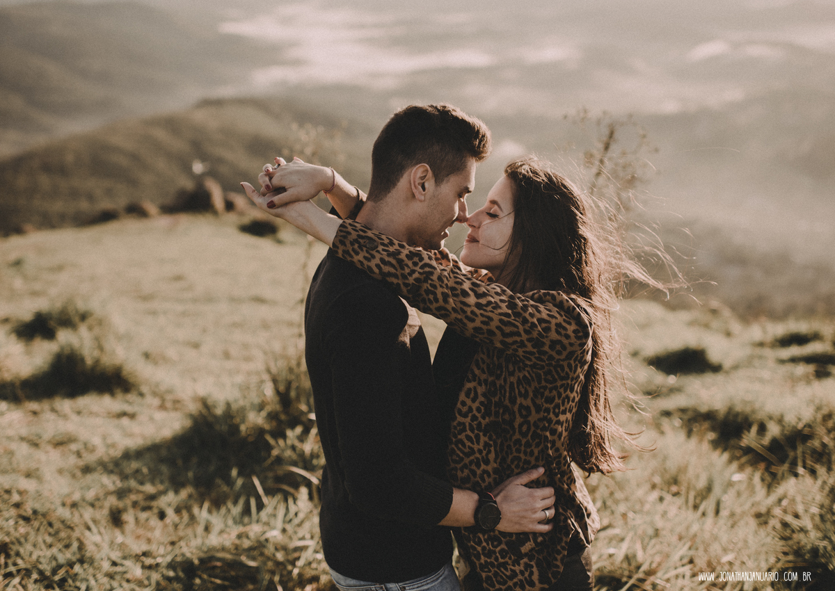 Ensaio em Rio Claro-SP, casal apaixonado, natureza - love, amor, casal, Jonathan Januario, foto, fotografia, Araras, leme, limeira,campinas, São Paulo, folk, lifeStyle, Vsco, montanha, foto na fazenda, pico olho d’agua, Mariporã, foto em montanha