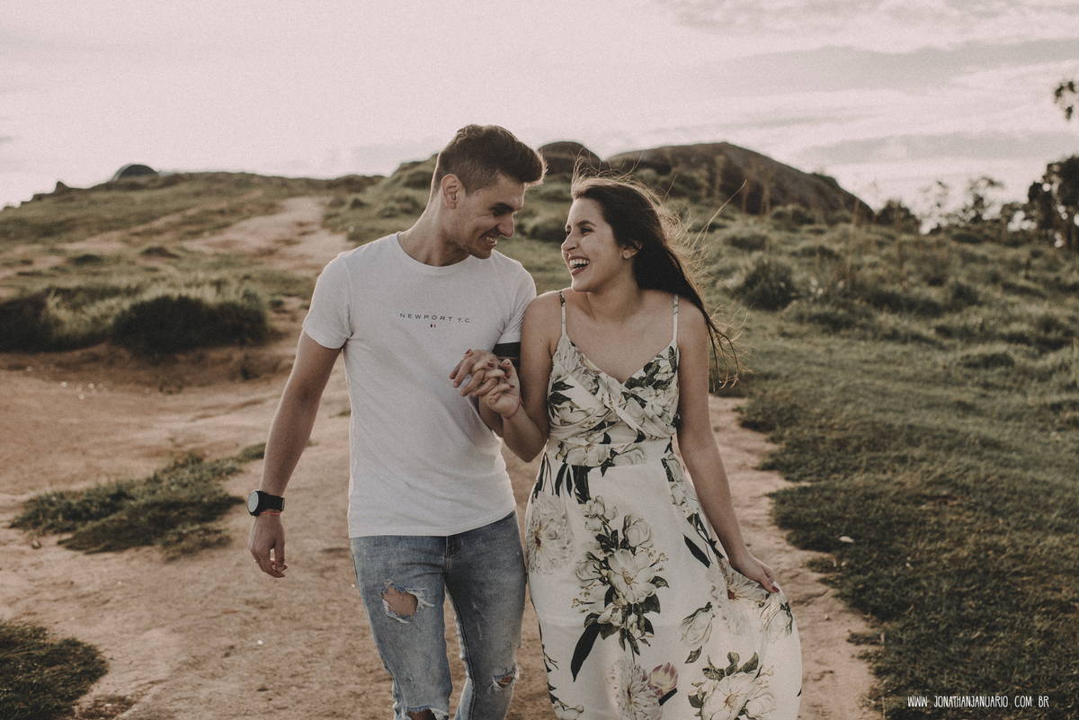Ensaio em Rio Claro-SP, casal apaixonado, natureza - love, amor, casal, Jonathan Januario, foto, fotografia, Araras, leme, limeira,campinas, São Paulo, folk, lifeStyle, Vsco, montanha, foto na fazenda, pico olho d’agua, Mariporã, foto em montanha