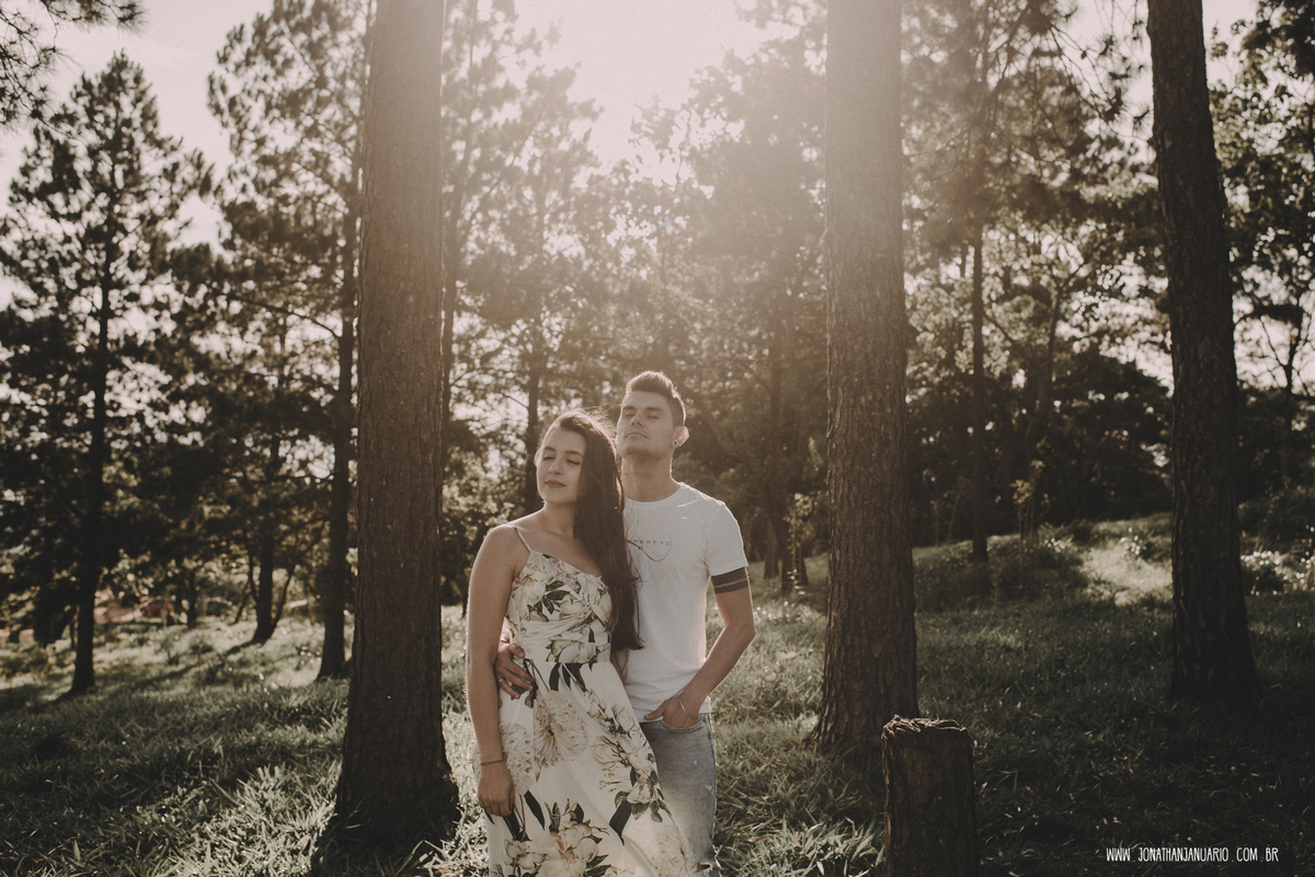 Ensaio em Rio Claro-SP, casal apaixonado, natureza - love, amor, casal, Jonathan Januario, foto, fotografia, Araras, leme, limeira,campinas, São Paulo, folk, lifeStyle, Vsco, montanha, foto na fazenda, pico olho d’agua, Mariporã, foto em montanha