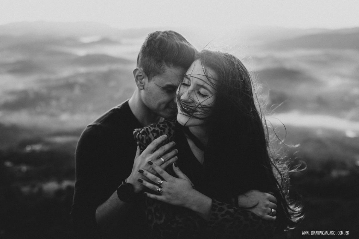 Ensaio em Rio Claro-SP, casal apaixonado, natureza - love, amor, casal, Jonathan Januario, foto, fotografia, Araras, leme, limeira,campinas, São Paulo, folk, lifeStyle, Vsco, montanha, foto na fazenda, pico olho d’agua, Mariporã, foto em montanha
