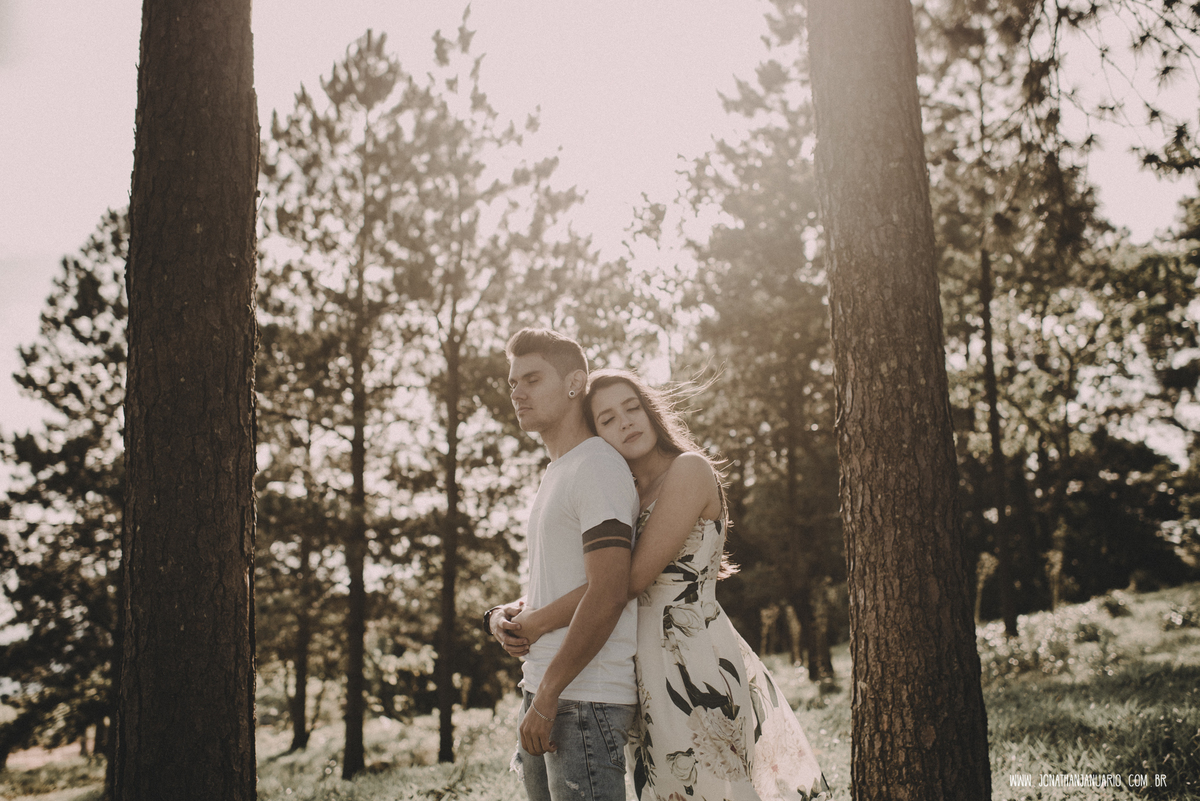 Ensaio em Rio Claro-SP, casal apaixonado, natureza - love, amor, casal, Jonathan Januario, foto, fotografia, Araras, leme, limeira,campinas, São Paulo, folk, lifeStyle, Vsco, montanha, foto na fazenda, pico olho d’agua, Mariporã, foto em montanha