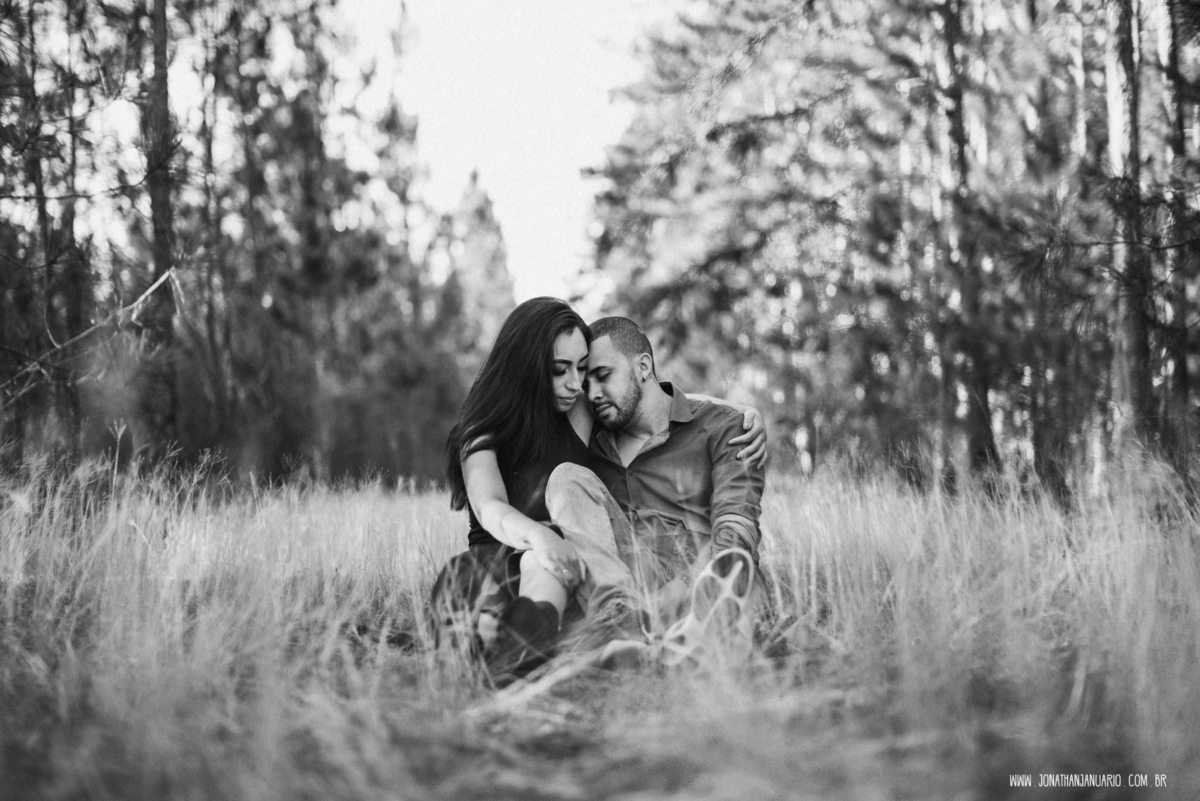 Ensaio em Rio Claro-SP, casal apaixonado, natureza - love, amor, casal, Jonathan Januario, foto, fotografia, Araras, leme, limeira,campinas, São Paulo, folk, lifeStyle, Vsco, montanha, foto na fazenda, pico olho d’agua, itirapina, represa do broa