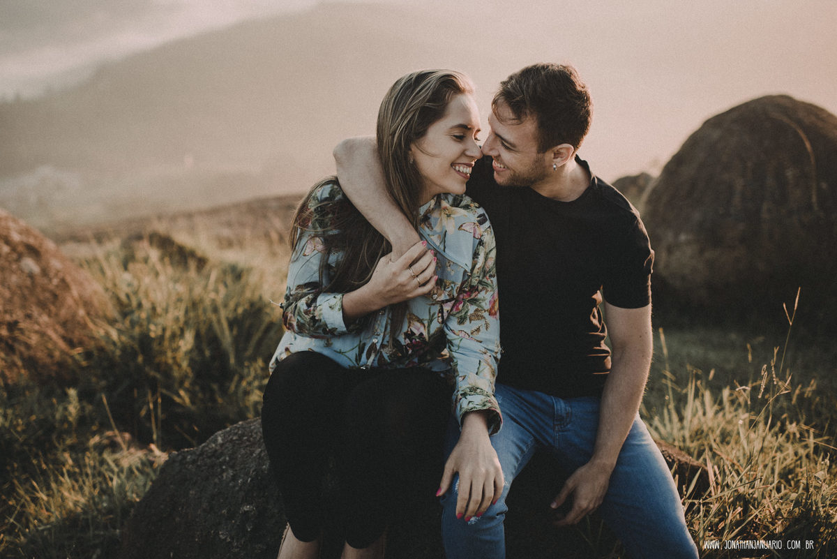 Ensaio em Rio Claro-SP, casal apaixonado, natureza - love, amor, casal, Jonathan Januario, foto, fotografia, Araras, leme, limeira,campinas, São Paulo, folk, lifeStyle, Vsco, montanha, foto na fazenda, pico olho d’agua, Mariporã, foto em montanha