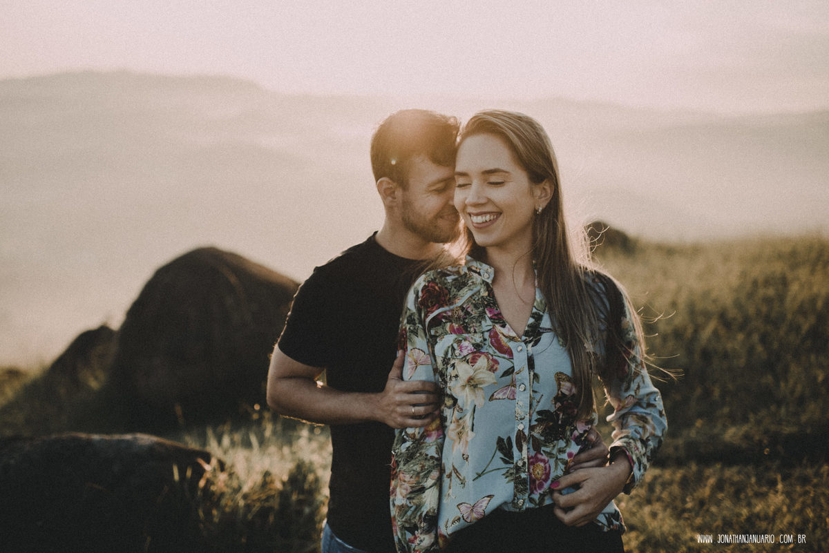 Ensaio em Rio Claro-SP, casal apaixonado, natureza - love, amor, casal, Jonathan Januario, foto, fotografia, Araras, leme, limeira,campinas, São Paulo, folk, lifeStyle, Vsco, montanha, foto na fazenda, pico olho d’agua, Mariporã, foto em montanha