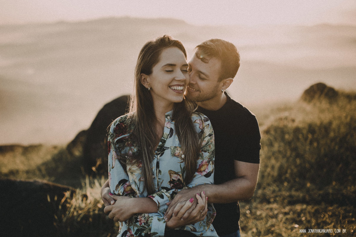 Ensaio em Rio Claro-SP, casal apaixonado, natureza - love, amor, casal, Jonathan Januario, foto, fotografia, Araras, leme, limeira,campinas, São Paulo, folk, lifeStyle, Vsco, montanha, foto na fazenda, pico olho d’agua, Mariporã, foto em montanha
