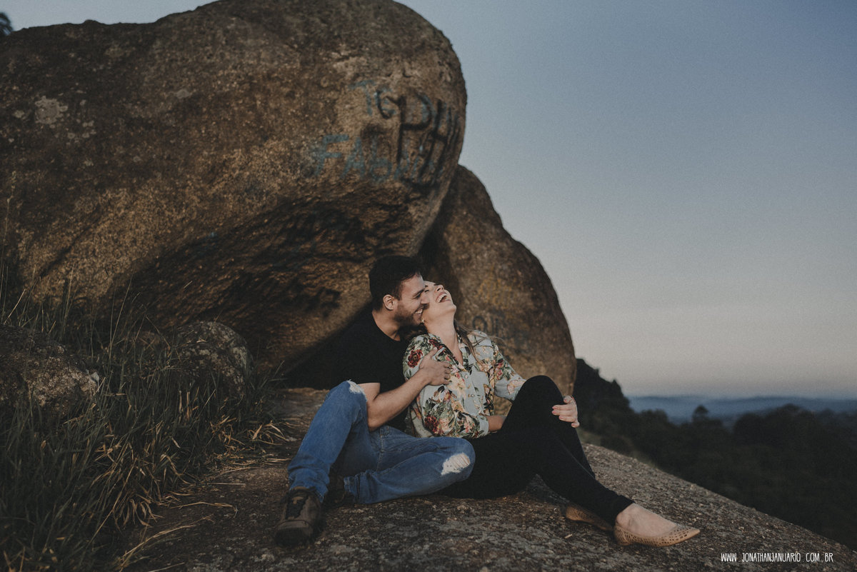 Ensaio em Rio Claro-SP, casal apaixonado, natureza - love, amor, casal, Jonathan Januario, foto, fotografia, Araras, leme, limeira,campinas, São Paulo, folk, lifeStyle, Vsco, montanha, foto na fazenda, pico olho d’agua, Mariporã, foto em montanha