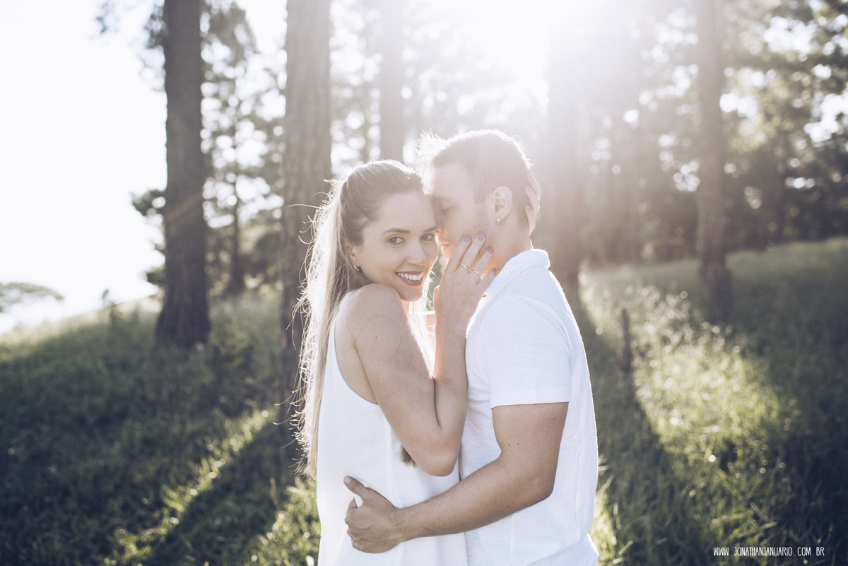 Ensaio em Rio Claro-SP, casal apaixonado, natureza - love, amor, casal, Jonathan Januario, foto, fotografia, Araras, leme, limeira,campinas, São Paulo, folk, lifeStyle, Vsco, montanha, foto na fazenda, pico olho d’agua, Mariporã, foto em montanha