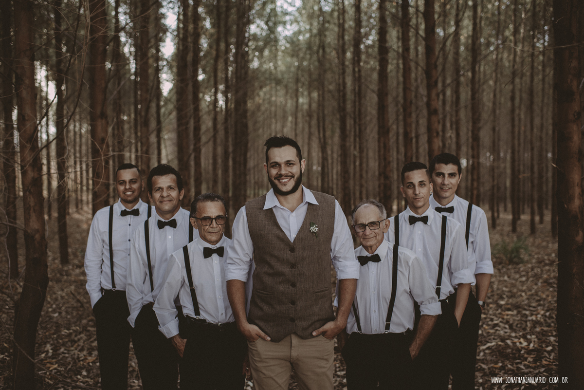 casal apaixonado, natureza, love, amor, Jonathan Januario, foto, fotografia, Araras, leme, limeira,campinas, São Paulo, Rio claro, folk, lifeStyle, montanha, foto na fazenda, casamento de dia, noiva, vestido de noiva, vestida pra casar, lápis de noiva