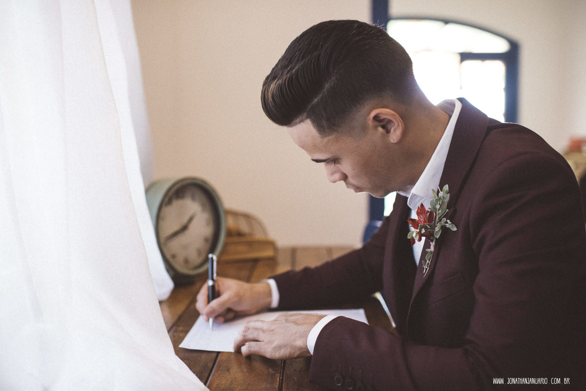 casal apaixonado, natureza, love, amor, Jonathan Januario, foto, fotografia, Araras, leme, limeira,campinas, São Paulo, Rio claro, folk, lifeStyle, montanha, foto na fazenda, casamento de dia, noiva, vestido de noiva, vestida pra casar, lápis de noiva