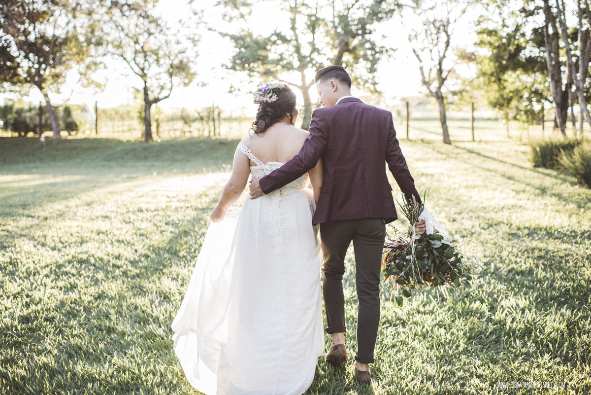casal apaixonado, natureza, love, amor, Jonathan Januario, foto, fotografia, Araras, leme, limeira,campinas, São Paulo, Rio claro, folk, lifeStyle, montanha, foto na fazenda, casamento de dia, noiva, vestido de noiva, vestida pra casar, lápis de noiva