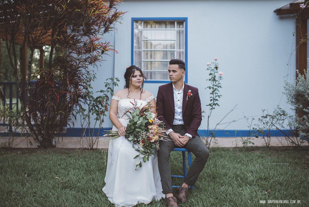 casal apaixonado, natureza, love, amor, Jonathan Januario, foto, fotografia, Araras, leme, limeira,campinas, São Paulo, Rio claro, folk, lifeStyle, montanha, foto na fazenda, casamento de dia, noiva, vestido de noiva, vestida pra casar, lápis de noiva
