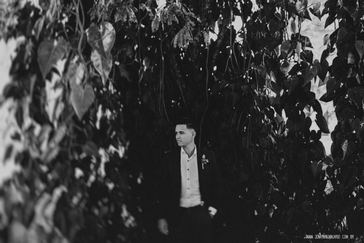 casal apaixonado, natureza, love, amor, Jonathan Januario, foto, fotografia, Araras, leme, limeira,campinas, São Paulo, Rio claro, folk, lifeStyle, montanha, foto na fazenda, casamento de dia, noiva, vestido de noiva, vestida pra casar, lápis de noiva