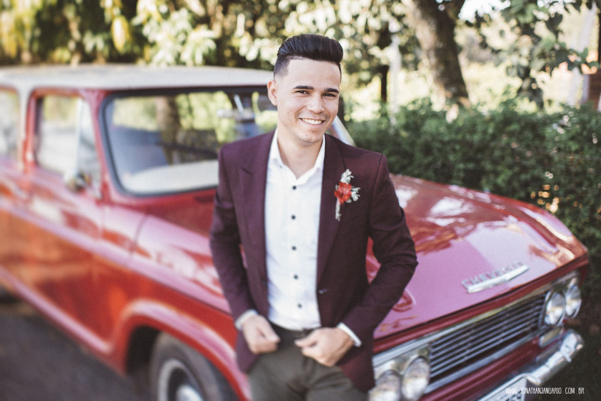 casal apaixonado, natureza, love, amor, Jonathan Januario, foto, fotografia, Araras, leme, limeira,campinas, São Paulo, Rio claro, folk, lifeStyle, montanha, foto na fazenda, casamento de dia, noiva, vestido de noiva, vestida pra casar, lápis de noiva