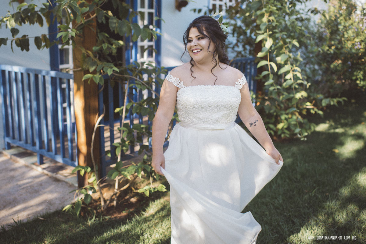 casal apaixonado, natureza, love, amor, Jonathan Januario, foto, fotografia, Araras, leme, limeira,campinas, São Paulo, Rio claro, folk, lifeStyle, montanha, foto na fazenda, casamento de dia, noiva, vestido de noiva, vestida pra casar, lápis de noiva