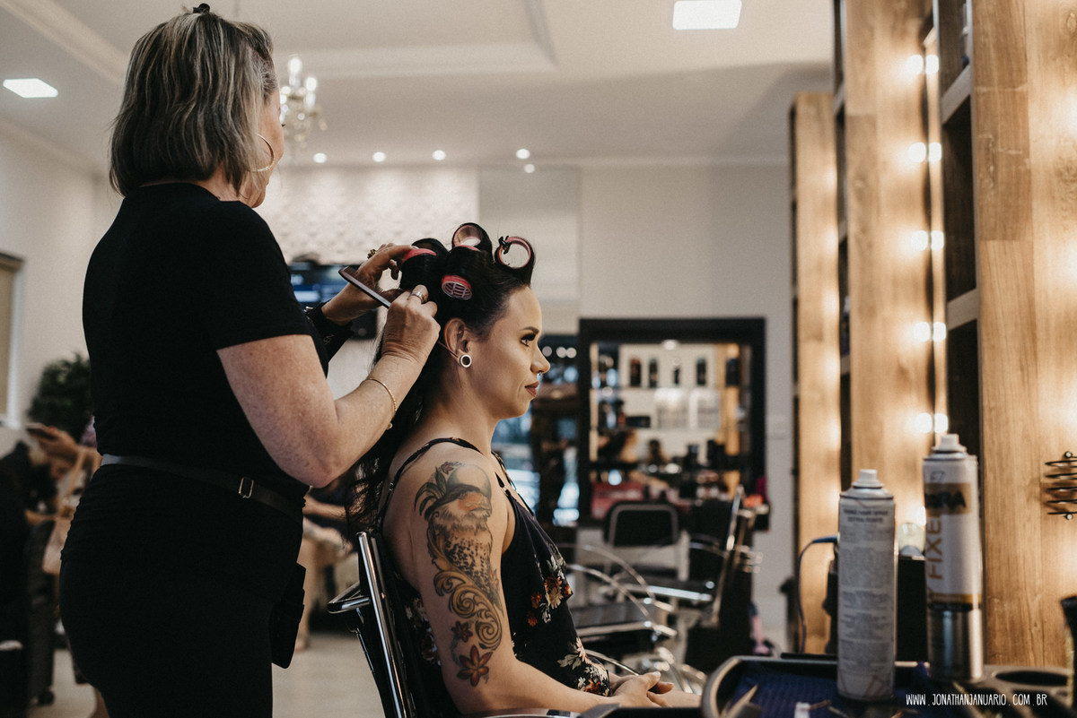  casal apaixonado, natureza, love, amor, Jonathan Januario, foto, fotografia, Araras, leme, limeira,campinas, São Paulo, Rio claro, folk, lifeStyle, montanha, foto na fazenda, casamento de dia, noiva, vestido de noiva, vestida pra casar, lápis de noiva