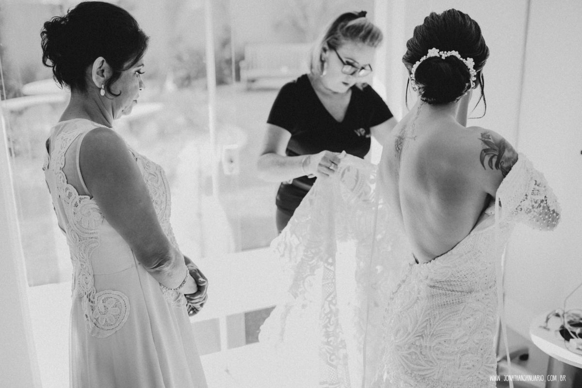  casal apaixonado, natureza, love, amor, Jonathan Januario, foto, fotografia, Araras, leme, limeira,campinas, São Paulo, Rio claro, folk, lifeStyle, montanha, foto na fazenda, casamento de dia, noiva, vestido de noiva, vestida pra casar, lápis de noiva