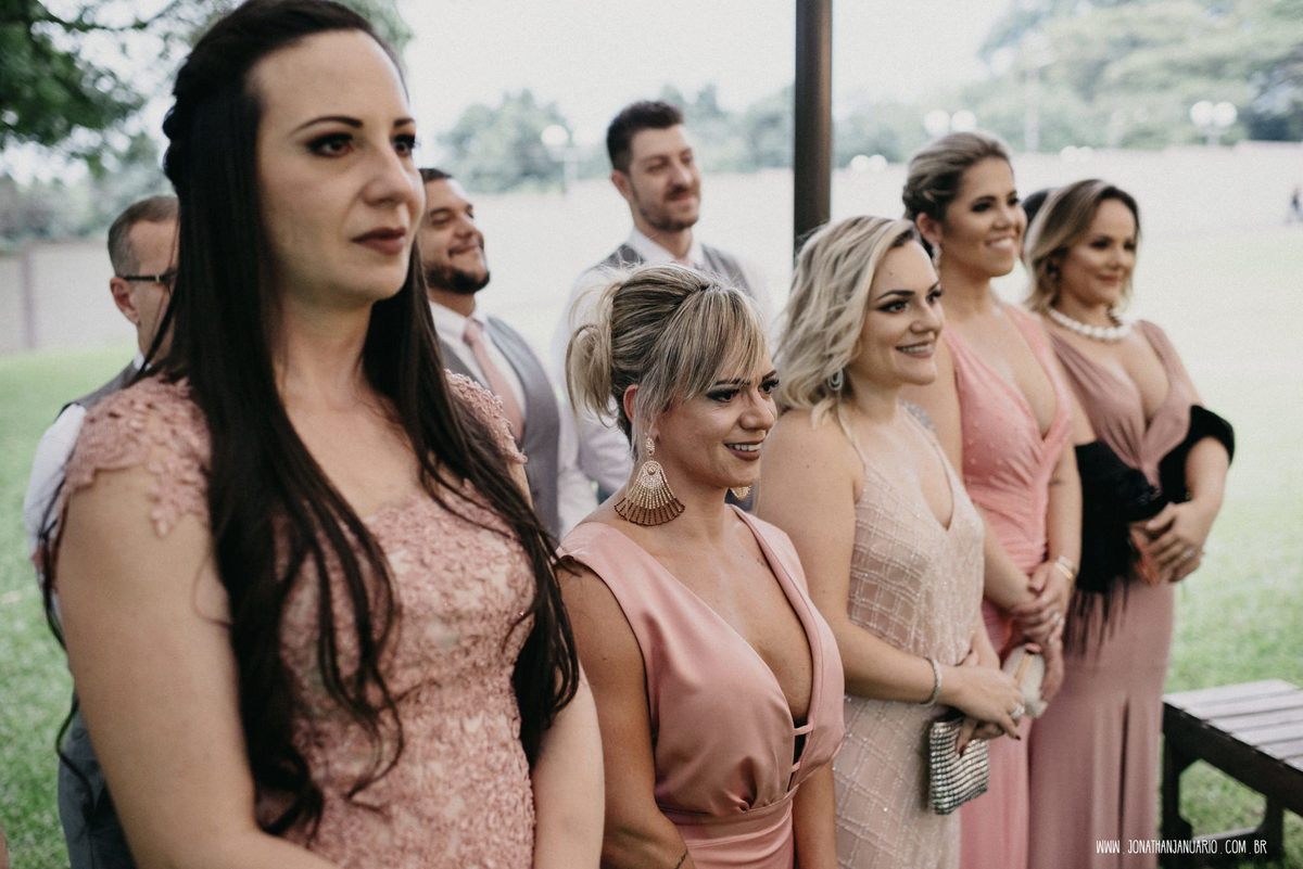  casal apaixonado, natureza, love, amor, Jonathan Januario, foto, fotografia, Araras, leme, limeira,campinas, São Paulo, Rio claro, folk, lifeStyle, montanha, foto na fazenda, casamento de dia, noiva, vestido de noiva, vestida pra casar, lápis de noiva