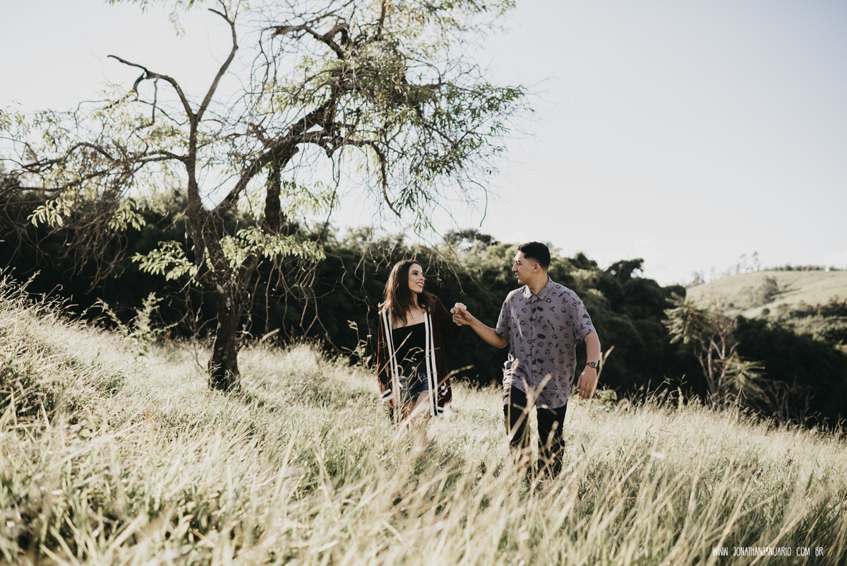 Ensaio em Itirapina, casal apaixonado, natureza - love, amor, casal, Jonathan Januario, foto, fotografia, Araras, leme, limeira,campinas, São Paulo, folk, lifeStyle, Vsco, montanha, foto na fazenda, pico do cruzeiro do sul, Mariporã, foto em montanha