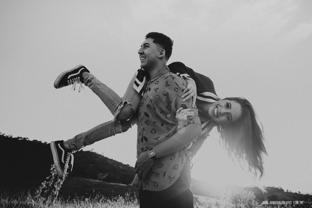 Ensaio em Itirapina, casal apaixonado, natureza - love, amor, casal, Jonathan Januario, foto, fotografia, Araras, leme, limeira,campinas, São Paulo, folk, lifeStyle, Vsco, montanha, foto na fazenda, pico do cruzeiro do sul, Mariporã, foto em montanha