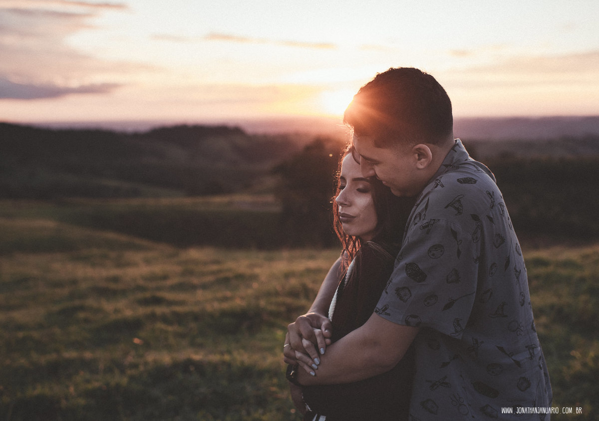 Ensaio em Itirapina, casal apaixonado, natureza - love, amor, casal, Jonathan Januario, foto, fotografia, Araras, leme, limeira,campinas, São Paulo, folk, lifeStyle, Vsco, montanha, foto na fazenda, pico do cruzeiro do sul, Mariporã, foto em montanha