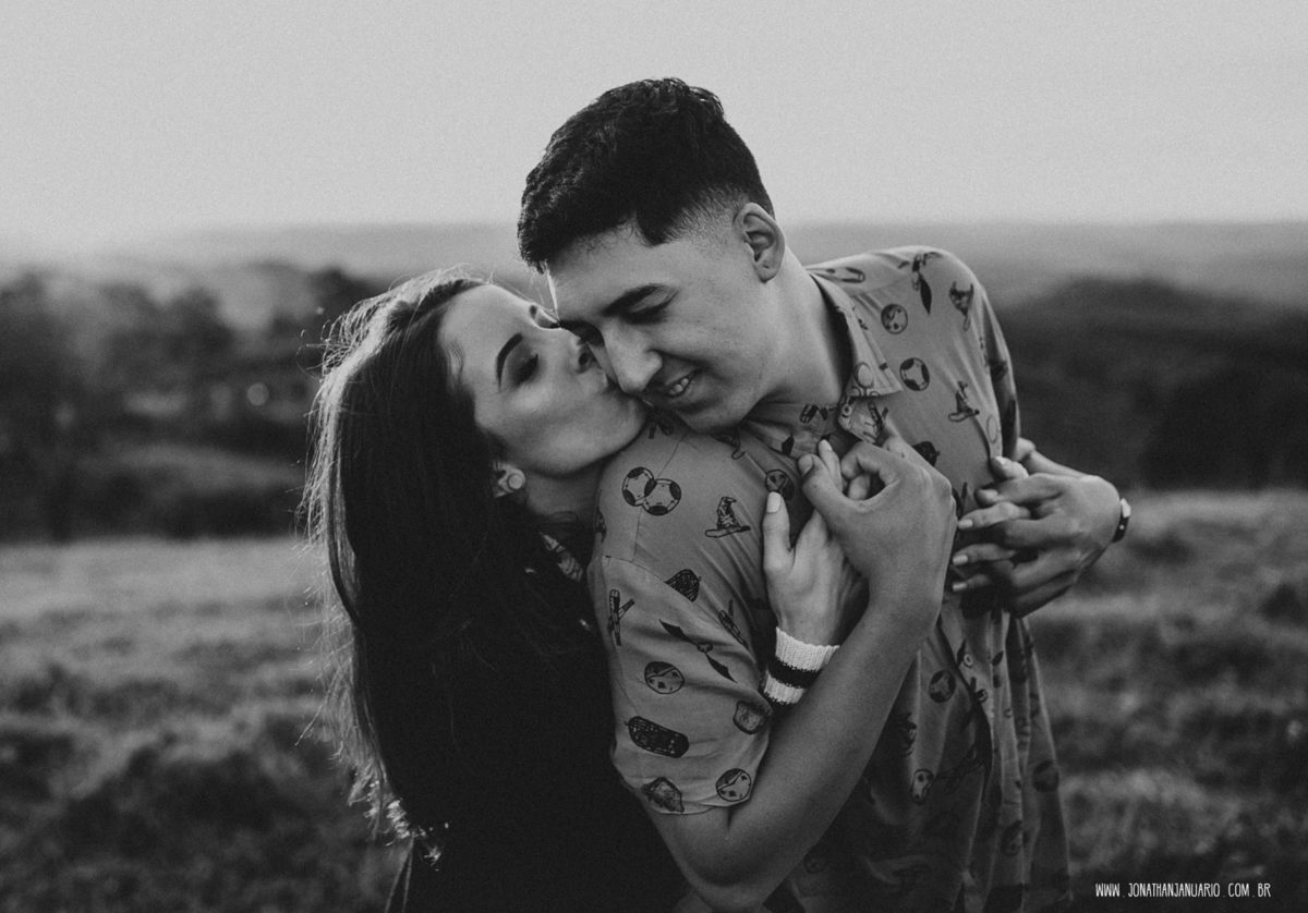 Ensaio em Itirapina, casal apaixonado, natureza - love, amor, casal, Jonathan Januario, foto, fotografia, Araras, leme, limeira,campinas, São Paulo, folk, lifeStyle, Vsco, montanha, foto na fazenda, pico do cruzeiro do sul, Mariporã, foto em montanha