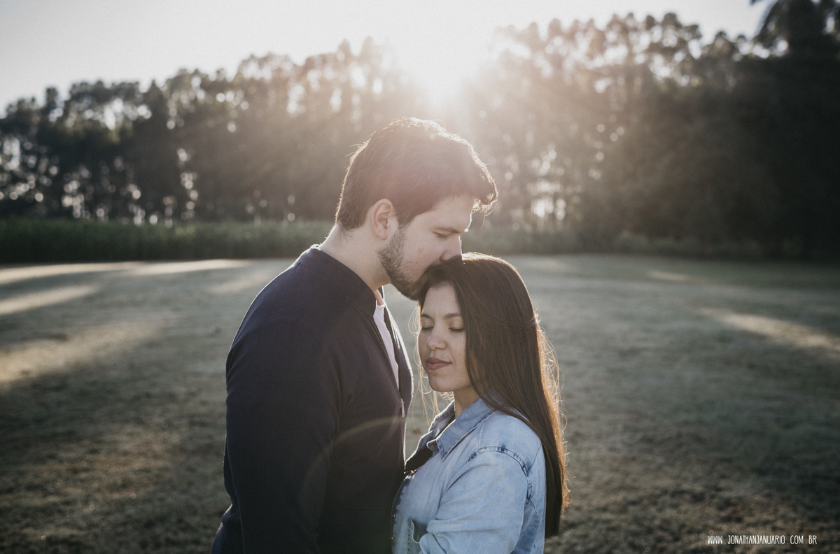 Igreja, casal na igreja, casal apaixonado, natureza - love, amor, casal, Jonathan Januario, foto, fotografia, Araras, leme, limeira,campinas, São Paulo, folk, lifeStyle, Vsco, montanha, Unasp centro universitario Adventista, Ensaio em engenheiro Coelho