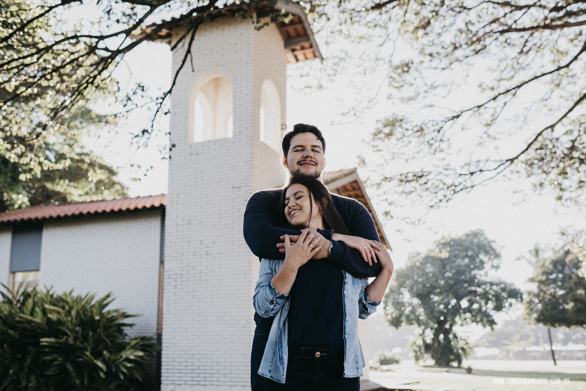Igreja, casal na igreja, casal apaixonado, natureza - love, amor, casal, Jonathan Januario, foto, fotografia, Araras, leme, limeira,campinas, São Paulo, folk, lifeStyle, Vsco, montanha, Unasp centro universitario Adventista, Ensaio em engenheiro Coelho
