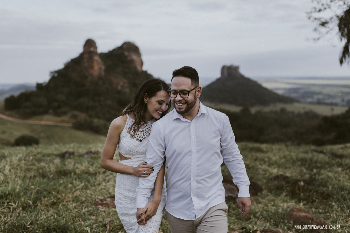 Ensaio em Rio Claro-SP, casal apaixonado, natureza - love, amor, casal, Jonathan Januario, foto, fotografia, Araras, leme, limeira,campinas, São Paulo, folk, lifeStyle, Vsco, montanha, foto na fazenda, foto em montanha, Analandia, morro do cuscuzeiro