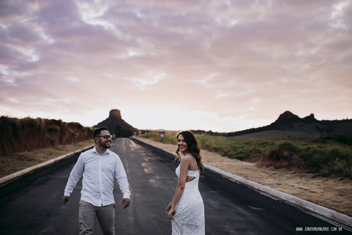 Ensaio em Rio Claro-SP, casal apaixonado, natureza - love, amor, casal, Jonathan Januario, foto, fotografia, Araras, leme, limeira,campinas, São Paulo, folk, lifeStyle, Vsco, montanha, foto na fazenda, foto em montanha, Analandia, morro do cuscuzeiro