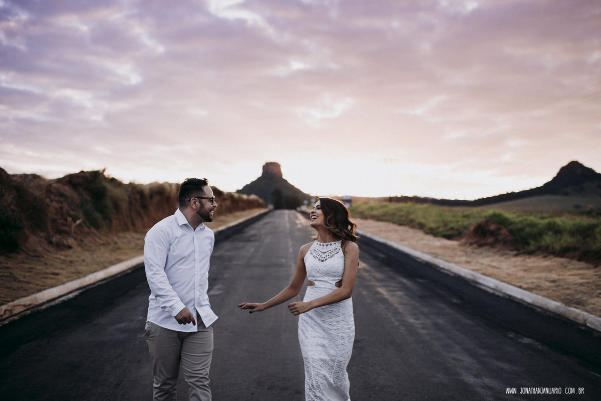 Ensaio em Rio Claro-SP, casal apaixonado, natureza - love, amor, casal, Jonathan Januario, foto, fotografia, Araras, leme, limeira,campinas, São Paulo, folk, lifeStyle, Vsco, montanha, foto na fazenda, foto em montanha, Analandia, morro do cuscuzeiro