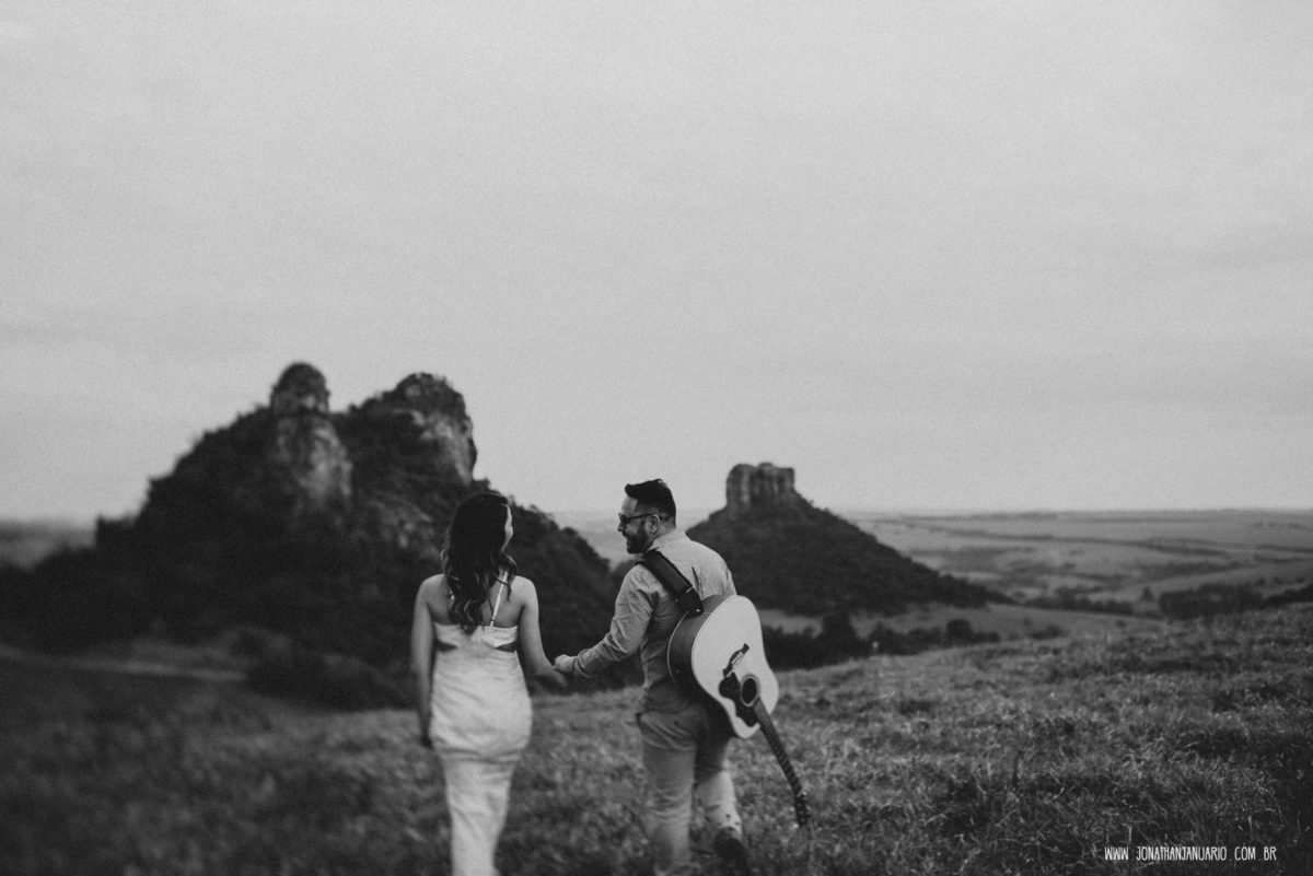 Ensaio em Rio Claro-SP, casal apaixonado, natureza - love, amor, casal, Jonathan Januario, foto, fotografia, Araras, leme, limeira,campinas, São Paulo, folk, lifeStyle, Vsco, montanha, foto na fazenda, foto em montanha, Analandia, morro do cuscuzeiro