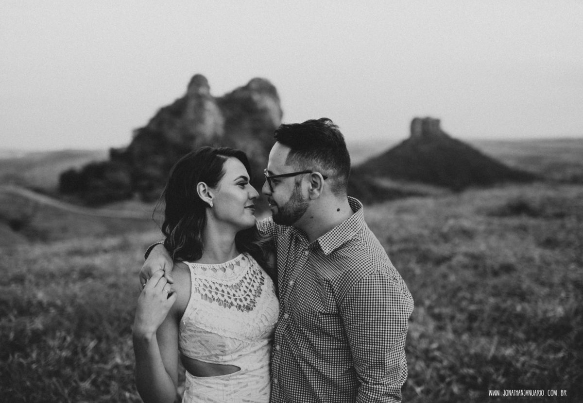 Ensaio em Rio Claro-SP, casal apaixonado, natureza - love, amor, casal, Jonathan Januario, foto, fotografia, Araras, leme, limeira,campinas, São Paulo, folk, lifeStyle, Vsco, montanha, foto na fazenda, foto em montanha, Analandia, morro do cuscuzeiro